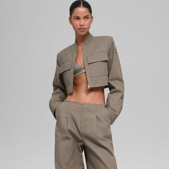 NWT Alo Cropped Main Character Jacket in Light Cocoa Size Large - Picture 1 of 11